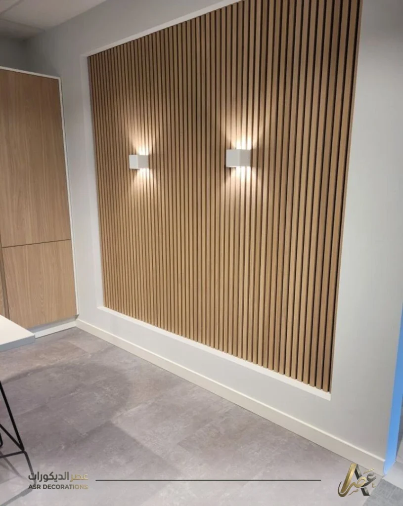 بديل الخشب مع اضاءة الشرقية