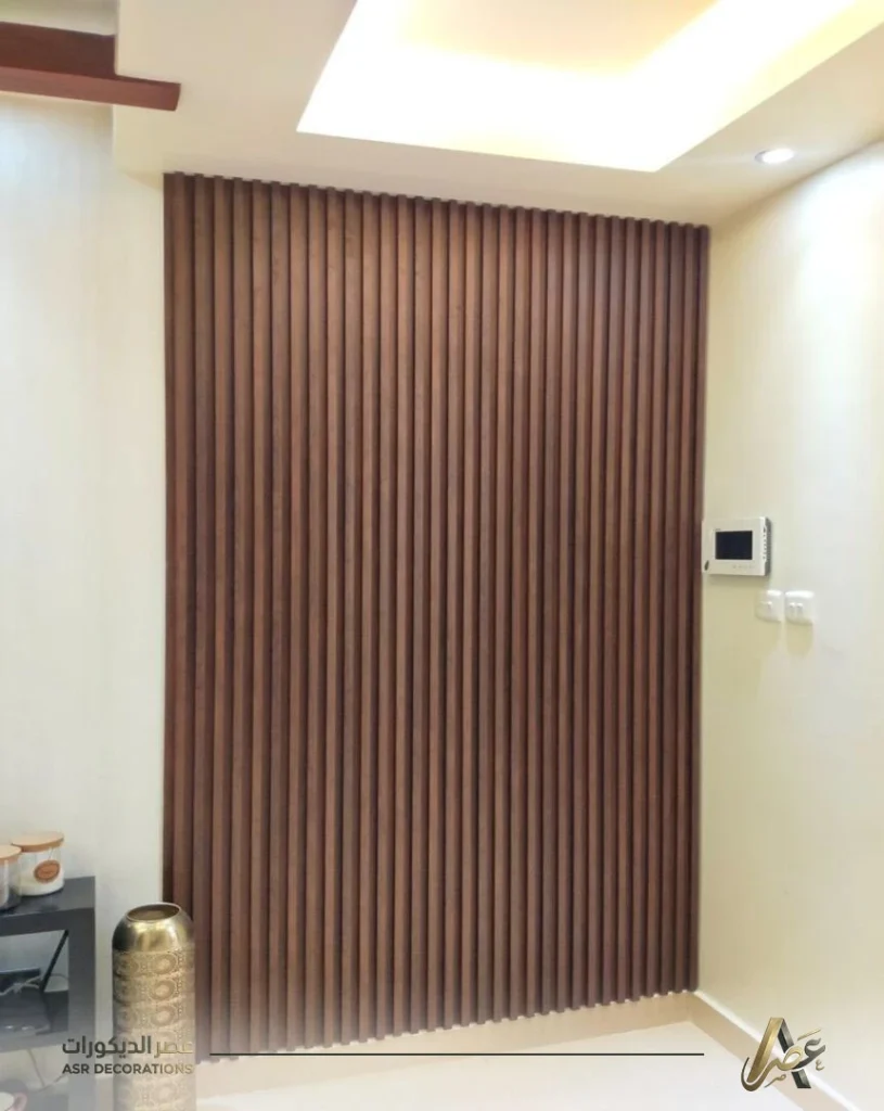 بديل الخشب مع اضاءة الشرقية