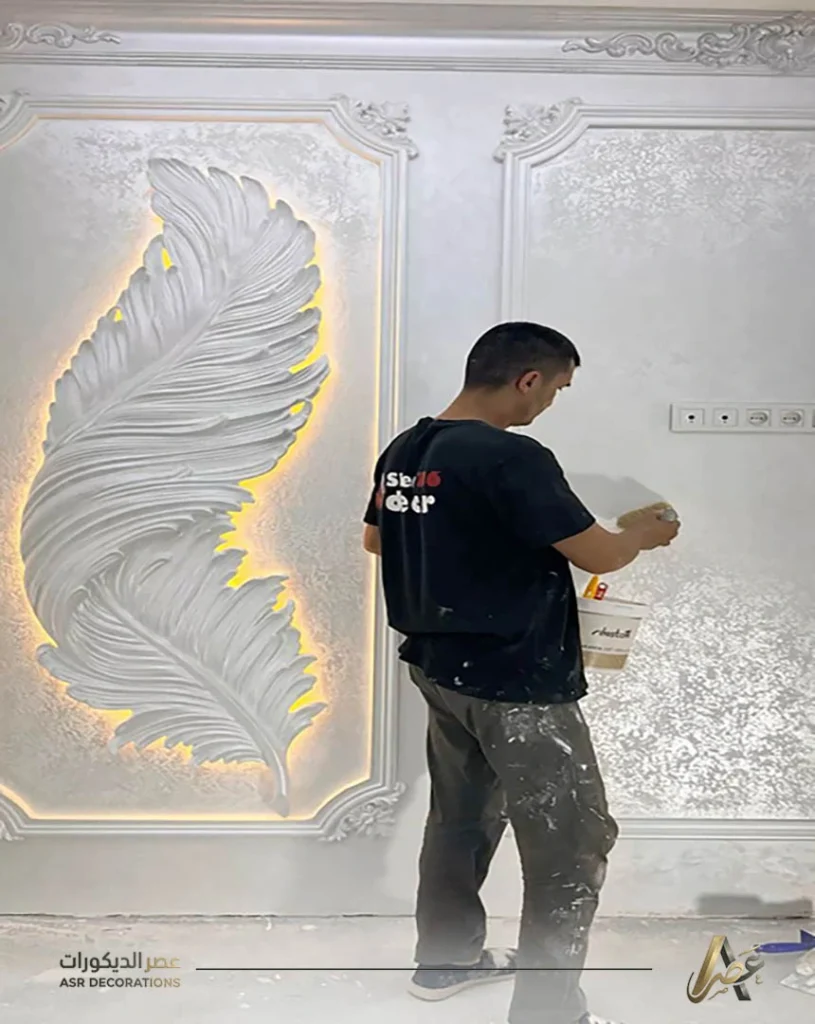 معلم تنفيذ ديكور الريشة المضيئة بالقطيف